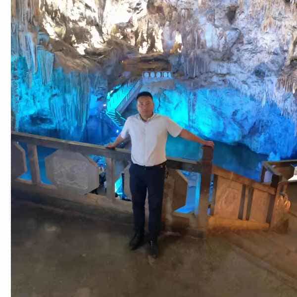 35岁岁云南单身帅哥 - 吴忠吉缘网
