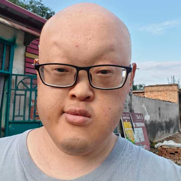28岁岁山东单身帅哥 - 吴忠吉缘网